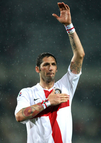 击球员的反应说明了一切！埃里克-费迪万磁王式的“吸入”美技你打几分？