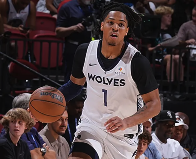 20分大胜卫冕冠军！活塞豪取8连胜，终结对绿军12连败，避免横扫