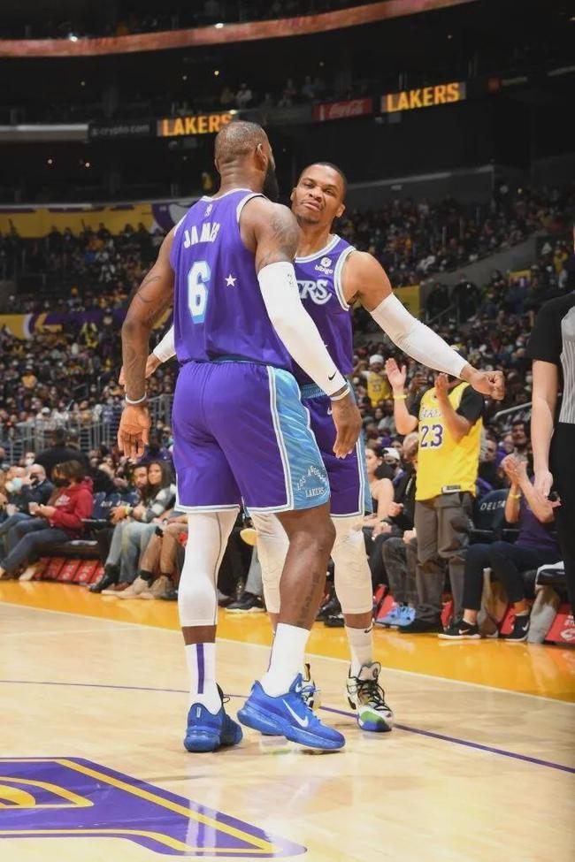 摩纳哥遭遇三连败危机！法蒂缺阵博格巴难救主 人数优势竟被布雷斯特爆冷