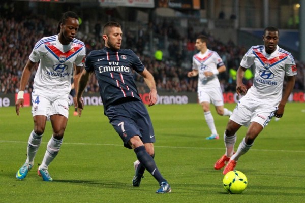 罗杰·马里斯在 1961 年与队友曼托展开本垒打竞赛，史称“M&M 男孩”