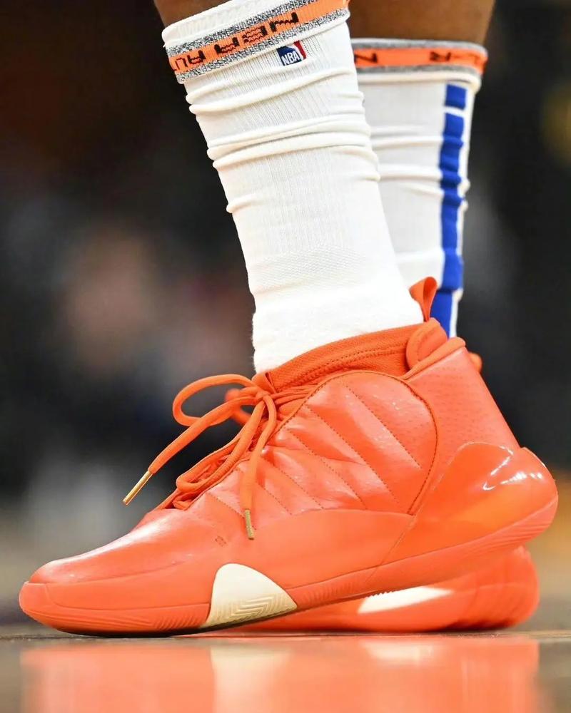 火箭队遭遇惨败，被西部倒数第一国王双杀，杜兰特状态难掩失望