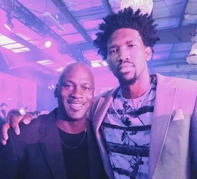 ＂首个决赛日枪声响动——第72届澳门格兰披治大赛车多项赛事战况速览