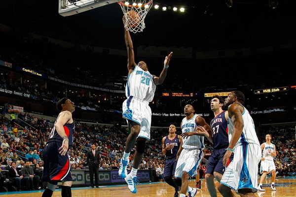 苏牙式手球未判罚？越南U16后卫扑救挡出国少射门，主裁无表示