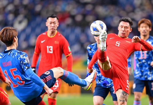 20分钟进2球，德里乌赫当选埃因霍温客场4-1利物浦全场最佳